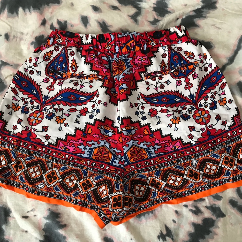 Gianni Bini print shorts